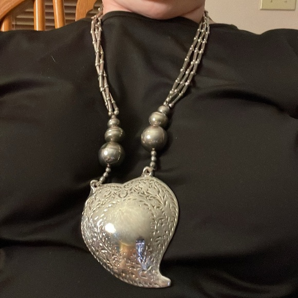 Unmarked 28” Silver Beaded Chain with 3” Heart Pendant - Picture 3 of 3